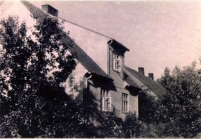 Stockheim, Kreis Bartenstein Stockheim, Wohnhaus der Familie Carl Kösling - Schneidermeister und Fleischbeschauer Штокхайм, жилой дом семьи Карла Кёслинга — портной-мастер и мясной инспектор
