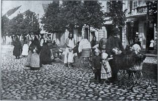 Tilsit, Stadt, Stadtkreis Tilsit Tilsit, Flüchtlinge aus dem Ragnitter Kreise in den Straßen Tilsits Tilsit, Erster Weltkrieg, russische Besetzung und Befreiung 1914