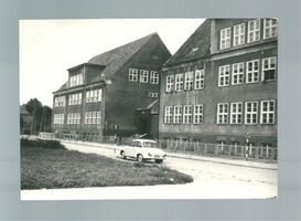 Braunsberg Kr. Braunsberg, Kreis Braunsberg Ackerstraße 11 Braunsberg, Ackerstraße 11, ehemalige Doppelschule: ev. Volksschule und kath. Mädchenschule 