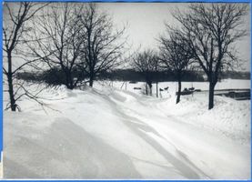 Dubeningen, Kreis Goldap Dubeningen, Schneeverwehungen auf der Chausee Дубенинген, снежные заносы на шоссе