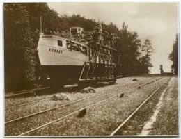 Buchwalde Kr. Preußisch Holland, Kreis Preußisch Holland Buchwalde Kr. Preußisch Holland, Motorschiff  Konrad  auf der geneigten Ebene Oberlandkanal