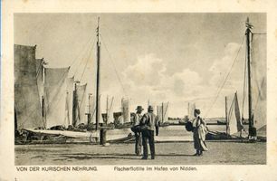 Nidden, Kreis Memel Nidden, Fischerflotte im Hafen Nidden, Kurenkähne im Hafen und am Haffstrand