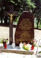 Kanditten, Kreis Preußisch Eylau Kanditten, Einweihung eines Gedenksteines auf dem Westfriedhof 2002 