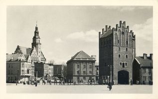 Allenstein, Stadtkreis Allenstein Allenstein, Hohes Tor im Hintergrund das neue Rathaus X Алленштайн, Высокие ворота, на заднем плане новая ратуша, X