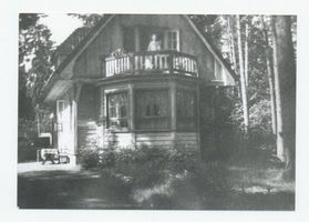 Metgethen, Ort und Bahnstation, Stadtkreis Königsberg Hubertusweg 8 Metgethen, Hubertusweg Nr. 8, Haus Prill Metgethen, Häuser früher und heute