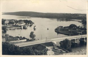 Nikolaiken Kr. Sensburg, Kreis Sensburg Nikolaiken, Stadtansicht mit neuer Brücke II Masurische Seen