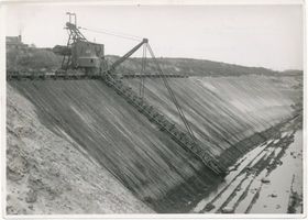 Palmnicken, Kreis Samland Palmnicken, Bernsteinwerk, Tagebau, Bernsteingewinnung mit dem Bagger V Ostpreußen, Bernsteingewinnung und -verarbeitung