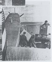 Königsberg (Pr.), Stadtkreis Königsberg Königsberg, Devau, Flughafen, Frachtgutverladung in eine JU 52 Königsberg, Flughafen Devau