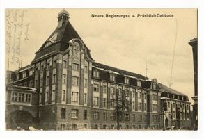 Gumbinnen, Stadt, Kreis Gumbinnen Bismarckstraße (fr. Tilsiter Straße) Gumbinnen, Neues Regierungs- und Präsidial-Gebäude Gumbinnen, Regierung