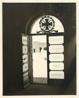 Hohenstein Kr. Osterode, Stadt, Kreis Osterode Hohenstein i. Ostpr., Reichsehrenmal Tannenberg, Blick aus einem Turm in den Ehrenhof Хоэнштайн в Вост. Пруссии, имперский мемориал «Танненберг», вид из башни на почётный двор