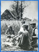  Ostpreußen, Erntezeit - Pause auf dem Feld Восточная Пруссия, время жатвы — привал в поле