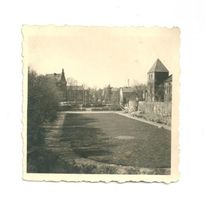 Braunsberg Kr. Braunsberg, Kreis Braunsberg Pflaumengrund Braunsberg, Pflaumengrund mit Kriegerdenkmal und Pfaffenturm (rechts) Braunsberg, Gymnasium (Hosianum, seit 1937 Hermann-von-Salza-Schule)