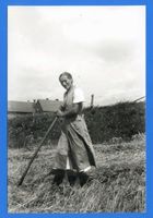  Lötzen (Kreis) Mitglied der Fam. Tannapfel beim Ernteeinsatz Лётцен (уезд), член семьи Таннапфель на уборке урожая