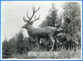 Jagdhaus Rominten, Kreis Goldap Jagdhaus Rominten, Hirschstandbild III Роминтен, памятник оленю, III