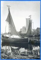 Nidden, Kreis Memel Nidden, Kurenkähne im Hafen III Nidden, Kurenkähne im Hafen und am Haffstrand