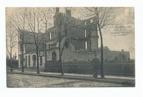 , Arys, Zerstörtes Wohnhaus in der Bronsarthstraße 