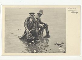Rossitten Kr. Samland, Kreis Samland Rossitten Kr. Samland, Fischen im Kurischen Haff Росситтен, окр. Самбия, ловля рыбы на Куршском заливе