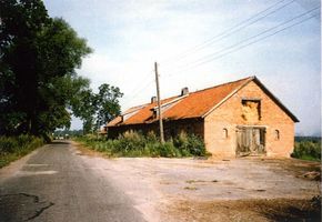 Götzlack, Kreis Bartenstein Götzlack (Крутой Яр), Stellmacherei und Schweinestall 
