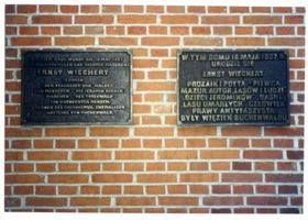 Kleinort Kr. Sensburg, Kreis Sensburg Kleinort Kr. Sensburg, Gedenktafel in deutsch und polnisch am Geburtshaus des Dichters Ernst Wiechert